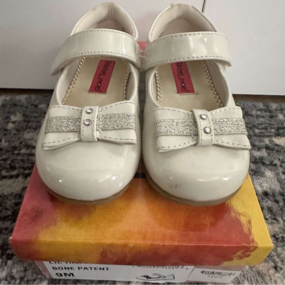 Little Girl’s Size 9 Lol Hilary Bone Patent Mary Jane Shoes